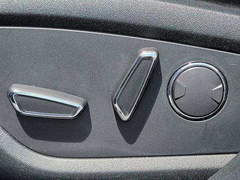 Used 2019 Lincoln Nautilus Reserve AWD/4WD image 5