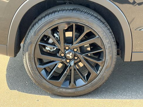 Used 2024 Mitsubishi Outlander FWD image 10