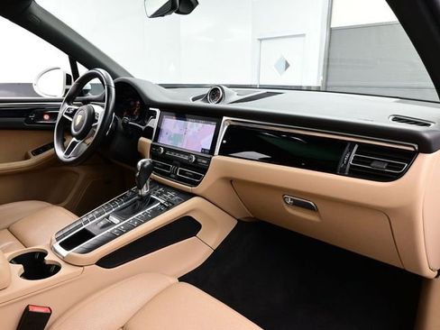 Certified 2021 Porsche Macan image 19