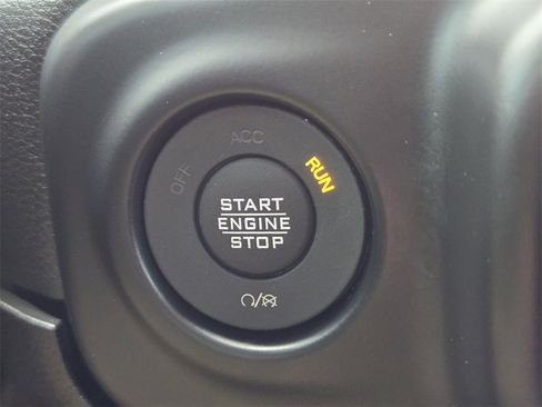 Used 2021 Jeep Wrangler Unlimited Sport w/ Technology Group image 18