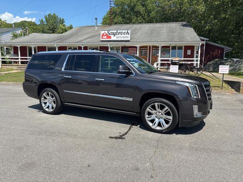 Used 2016 Cadillac Escalade ESV Premium image 1