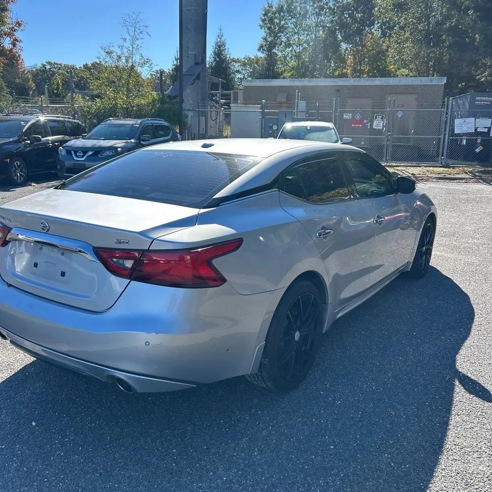 Used 2016 Nissan Maxima SR FWD image 8