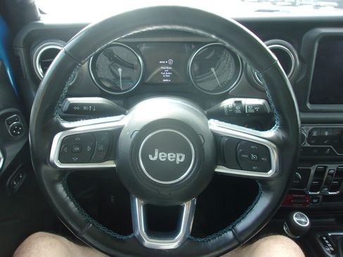 Used 2023 Jeep Wrangler Unlimited Rubicon 4xe w/ Cold Weather Group AWD/4WD image 9