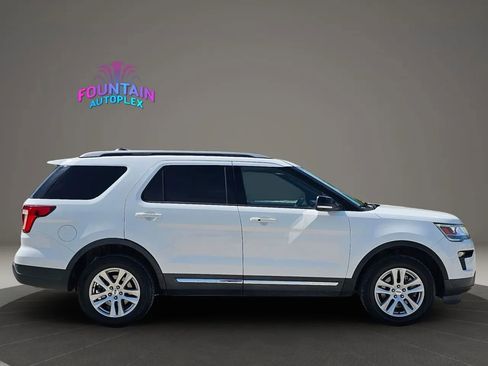 Used 2018 Ford Explorer XLT w/ Equipment Group 202A AWD/4WD image 6