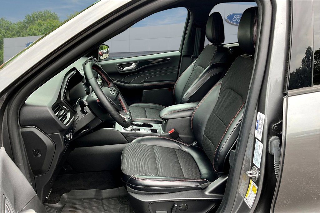 Certified 2024 Ford Escape ST-Line w/ Tech Pack #1 AWD/4WD image 21