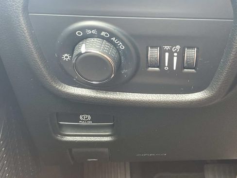 Certified 2024 Jeep Grand Cherokee Altitude AWD/4WD image 19
