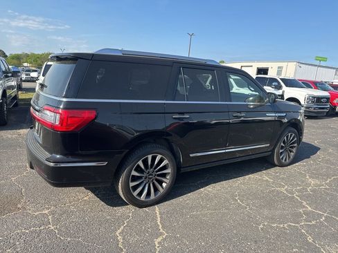 Used 2020 Lincoln Navigator Reserve w/ Luxury Package image 16