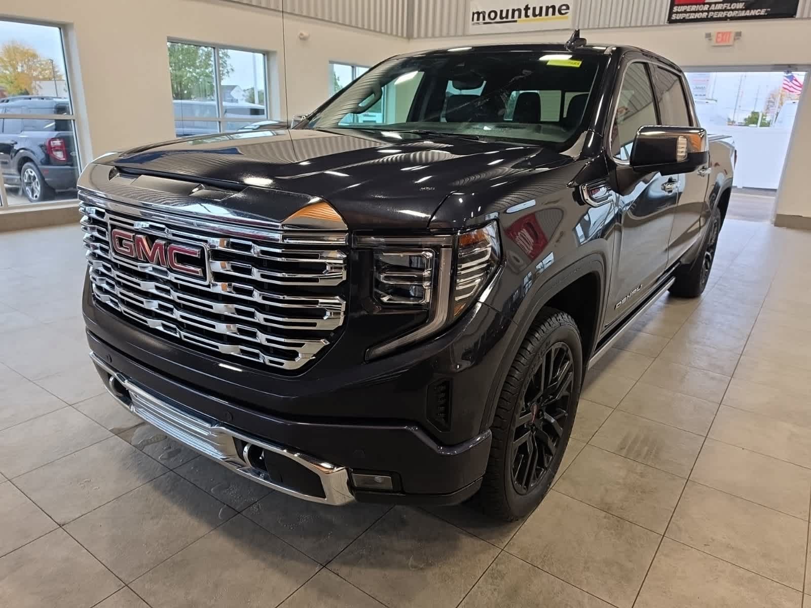 Used 2023 GMC Sierra 1500 Denali AWD/4WD image 1