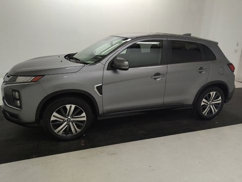Used 2020 Mitsubishi Outlander Sport SE AWD/4WD image 2