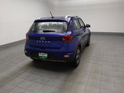 Used 2025 Hyundai Venue SEL image 9