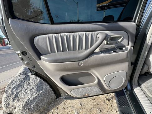 Used 2006 Toyota Sequoia Limited image 17