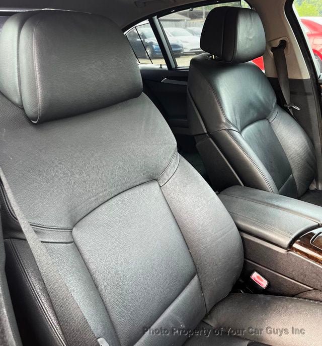 Used 2011 BMW 550i Sedan RWD image 16
