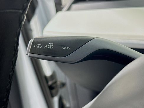 Used 2019 Tesla Model 3 Performance image 4