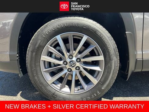Certified 2019 Toyota Highlander XLE AWD/4WD image 9