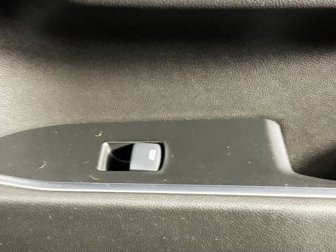 Used 2025 Chevrolet Silverado 1500 LT image 32