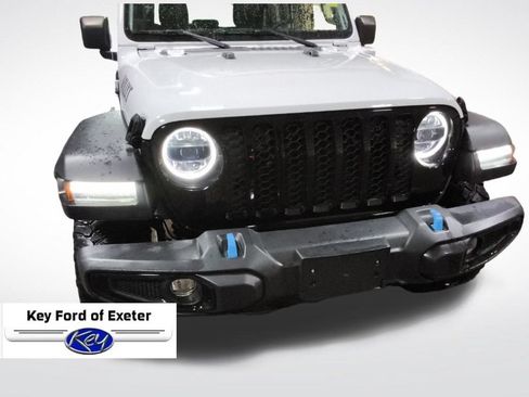 Used 2023 Jeep Wrangler Unlimited w/ Cold Weather Group AWD/4WD image 3