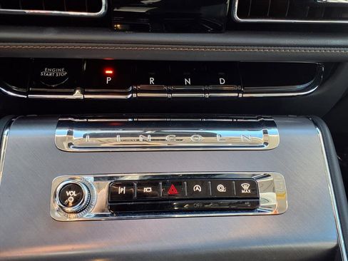 Used 2025 Lincoln Aviator 2WD image 21