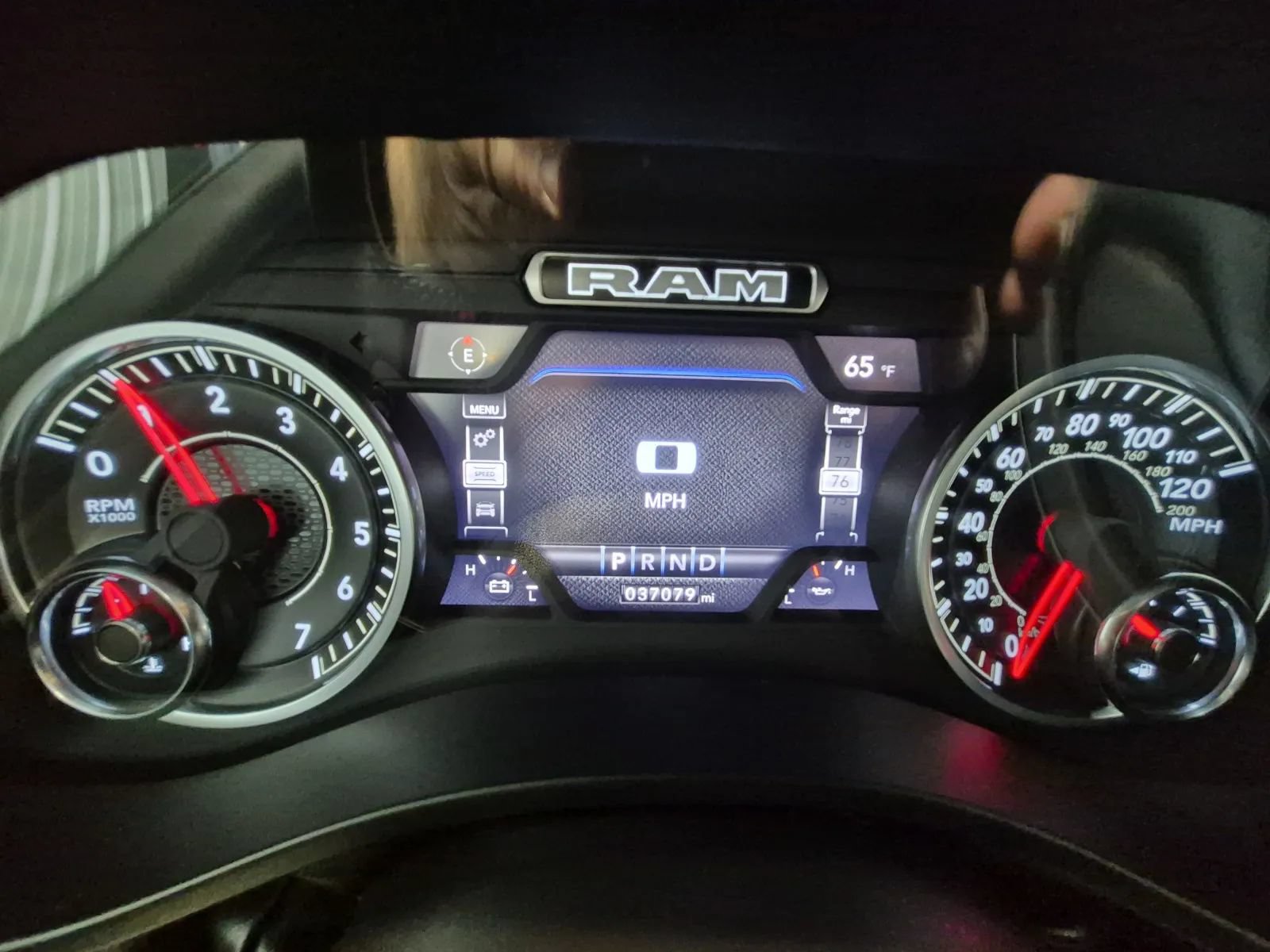 Used 2024 RAM 1500 Laramie AWD/4WD image 29