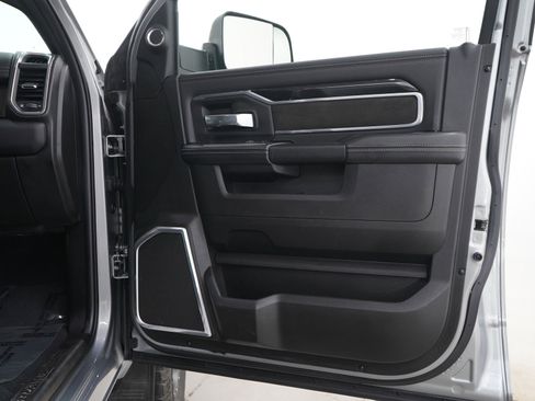 Used 2022 RAM 2500 Laramie AWD/4WD image 9