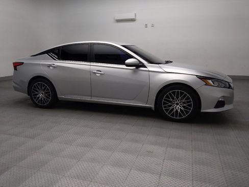 Used 2022 Nissan Altima 2.5 SV image 11