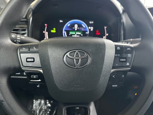 Used 2025 Toyota Camry LE image 22