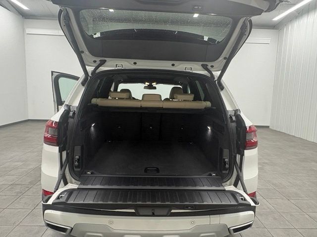 Used 2022 BMW X5 xDrive40i w/ Premium Package AWD/4WD image 9