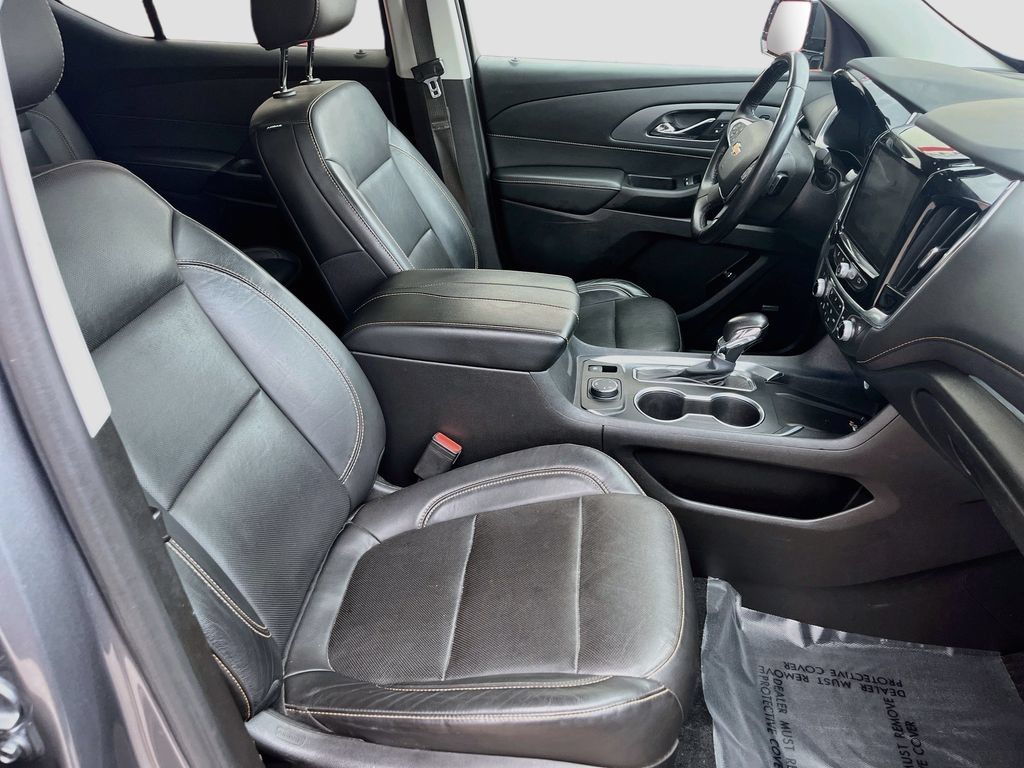 Used 2021 Chevrolet Traverse Premier w/ LPO, Blackout Package AWD/4WD image 31