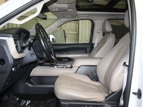 Used 2022 Ford Expedition Max Limited AWD/4WD image 10