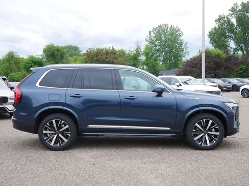 New 2025 Volvo XC90 B6 Core w/ Protection Package Premier image 2