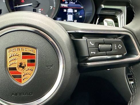 Used 2026 Porsche Macan AWD/4WD image 15