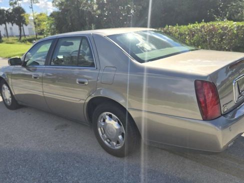 Used 2000 Cadillac De Ville w/ Comfort/Convenience Pkg image 8