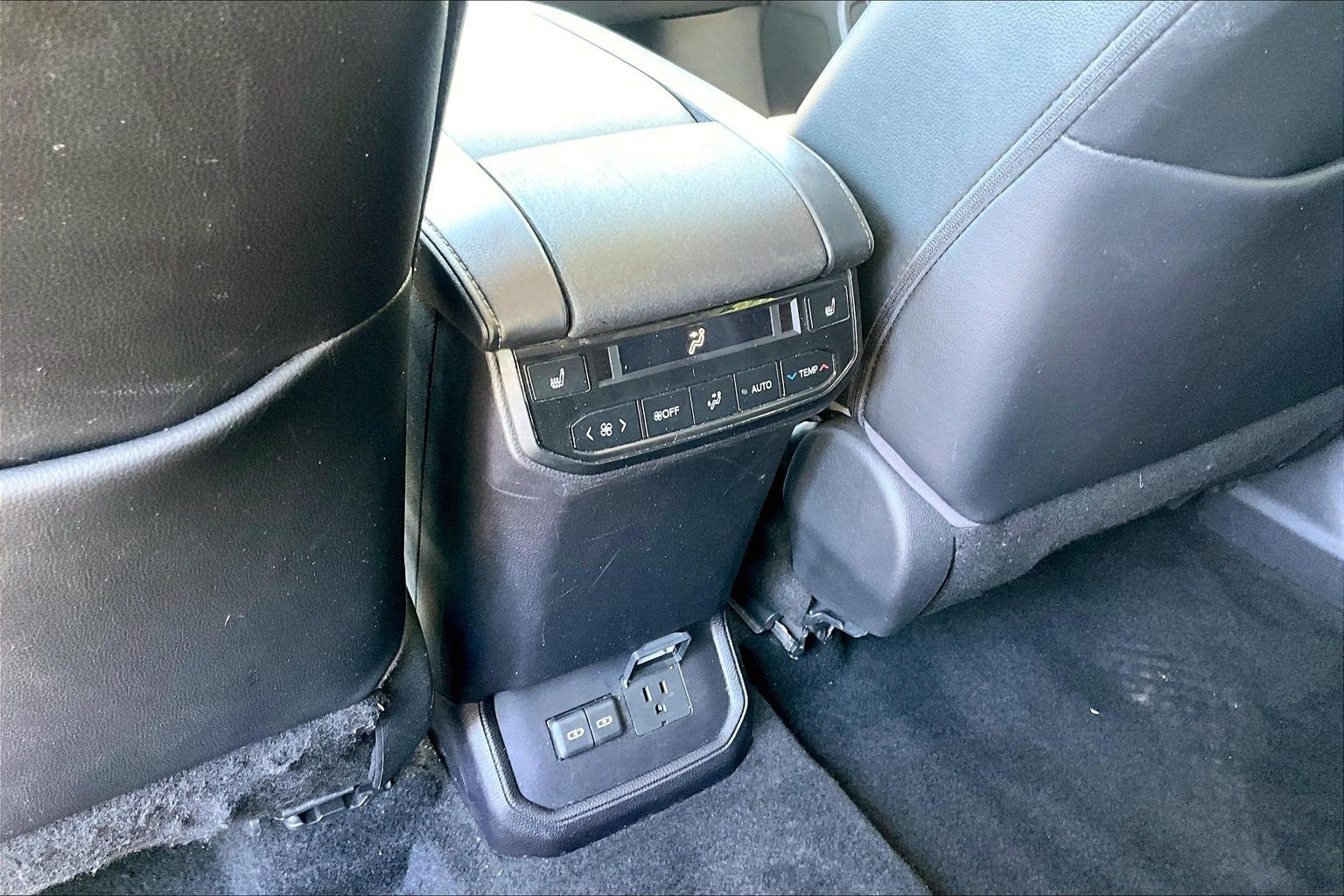 Used 2022 Toyota Highlander Platinum AWD/4WD image 8