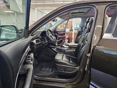 Used 2020 Kia Telluride S w/ S 8 Passenger Seating Package AWD/4WD image 29