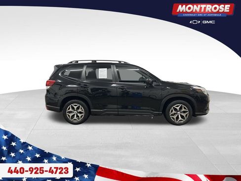Used 2023 Subaru Forester Premium image 6