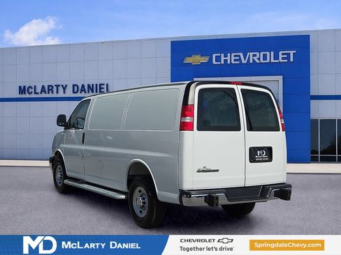 Used 2025 Chevrolet Express 2500 w/ Driver Convenience Package RWD image 4