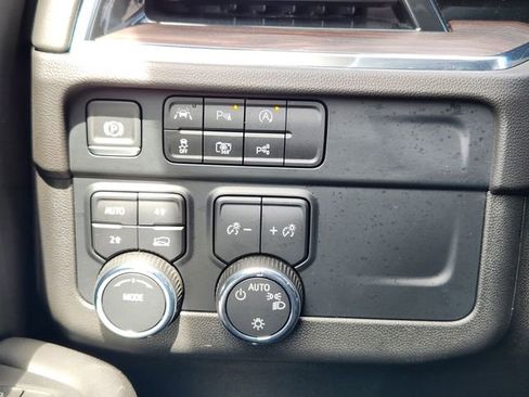 Used 2025 Chevrolet Tahoe LT AWD/4WD image 27