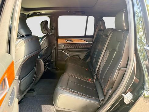 Used 2022 Jeep Grand Cherokee Summit AWD/4WD image 21