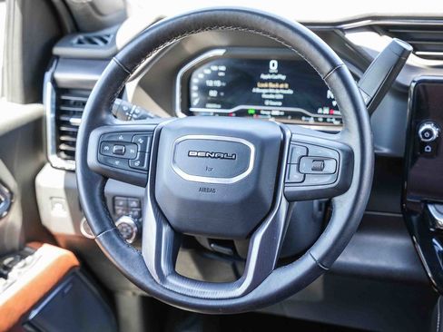 Used 2025 GMC Sierra 3500 Denali Ultimate AWD/4WD image 16