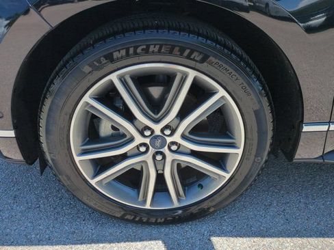 Used 2019 Ford Edge Titanium w/ Equipment Group 301A AWD/4WD image 10