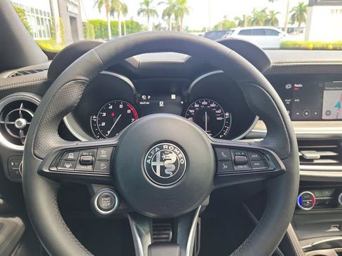 Used 2022 Alfa Romeo Stelvio Ti AWD/4WD image 52