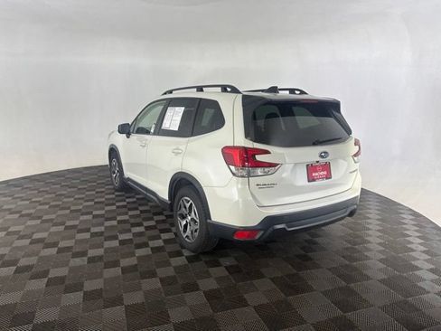 Used 2024 Subaru Forester Premium AWD/4WD image 7
