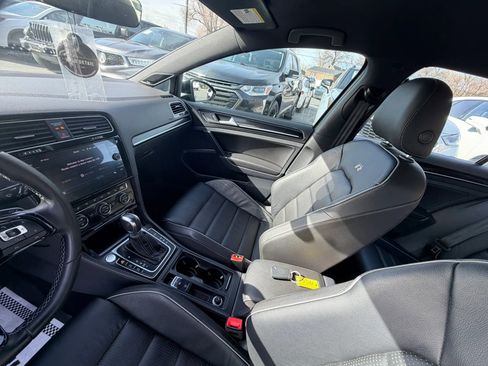 Used 2018 Volkswagen Golf 4-Door AWD/4WD image 12