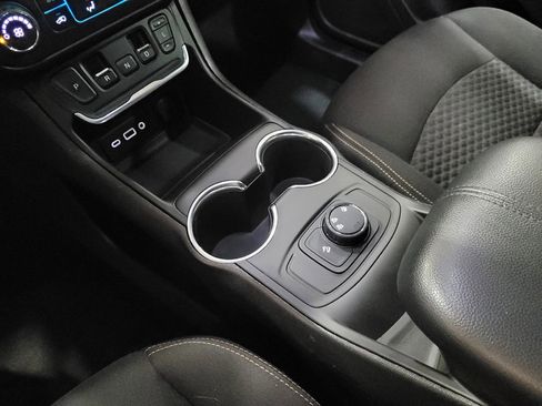 Used 2018 GMC Terrain SLE AWD/4WD image 26