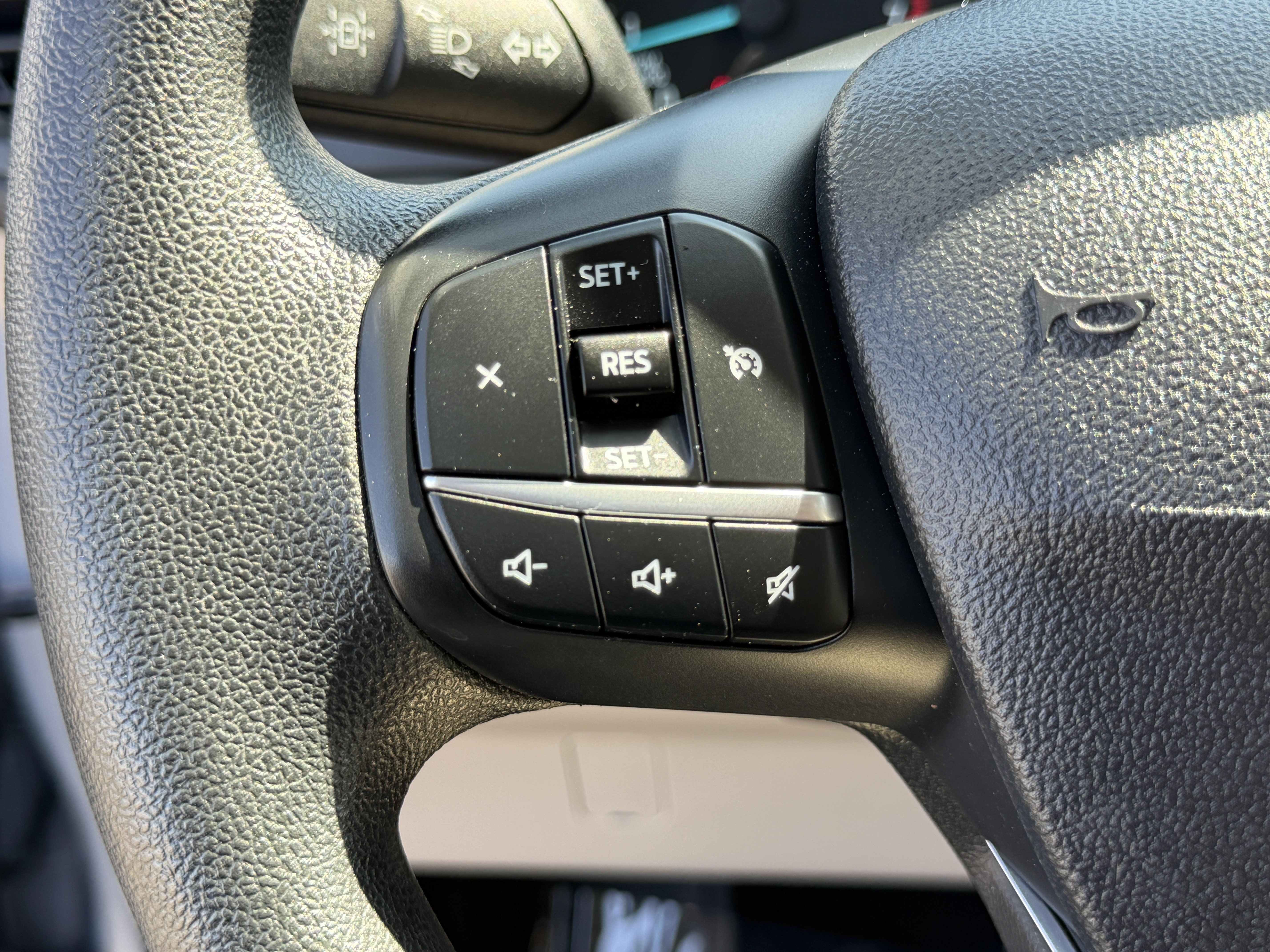 Used 2022 Ford Escape SE FWD image 19