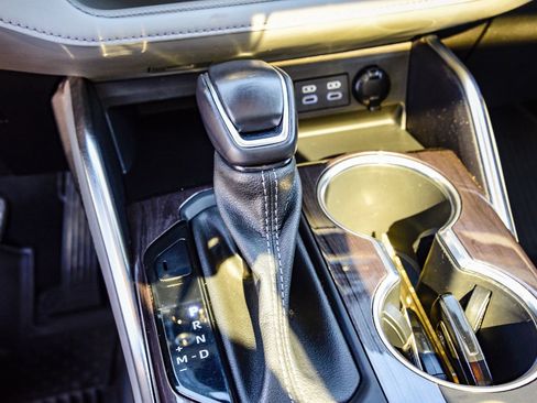 Certified 2022 Toyota Highlander Platinum image 29