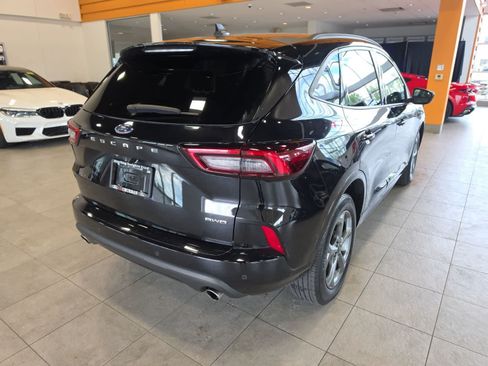 Used 2024 Ford Escape ST-Line w/ Tech Pack #1 AWD/4WD image 8