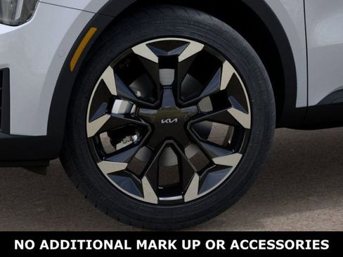 New 2026 Kia Sorento SX image 9