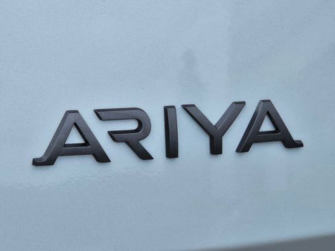 Used 2023 Nissan Ariya AWD image 27