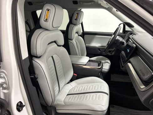 Used 2022 Rivian R1T Adventure AWD/4WD image 23