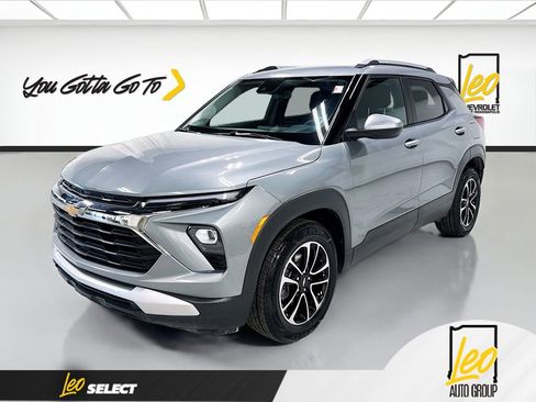 Used 2025 Chevrolet TrailBlazer LT image 1